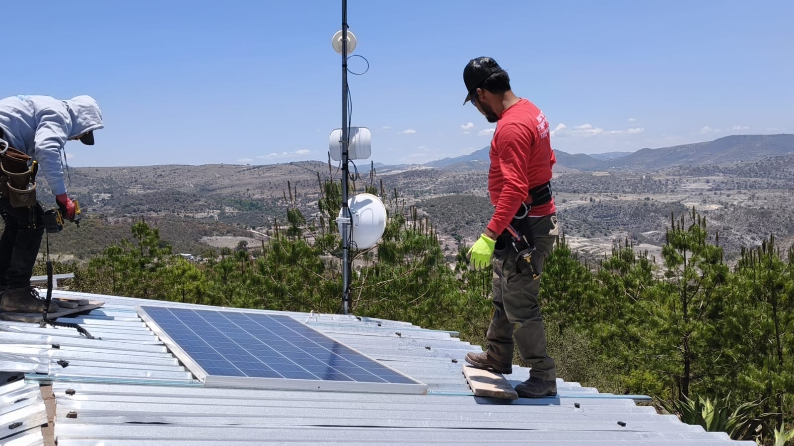Instalación de antena WISP para servicio de internet inalámbrico